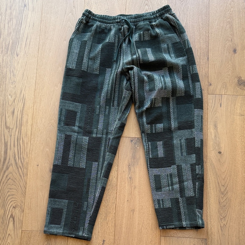 Kith Men's Black and Gray Geometric Joggers